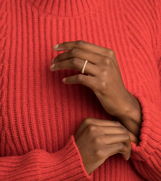 Personalised Engagement Rings for Women: What to Engrave and Why?