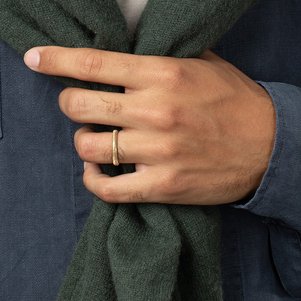 Silk Engraved Men's Wedding Ring
