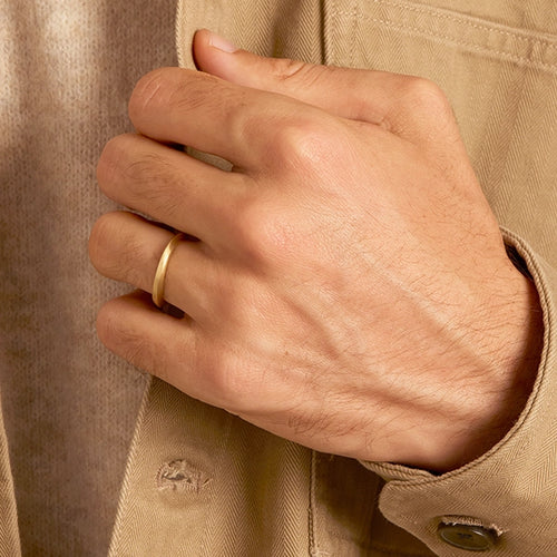 Möbius Twist Mens Wedding Ring