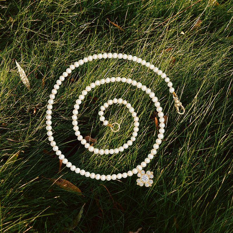 “The beauty of a jewellery piece cannot be extracted from its source.”